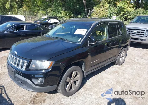 2016 Jeep Compass Latitude z USA, uszkodzony, nr VIN 1C4NJDEB4GD663319